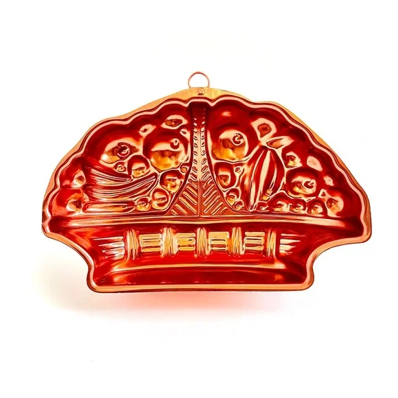 Vintage Mirro Copper-Tone Fruit Basket Jelly Mold / Kitchen Wall Farmhouse Décor - Picture 2 of 9